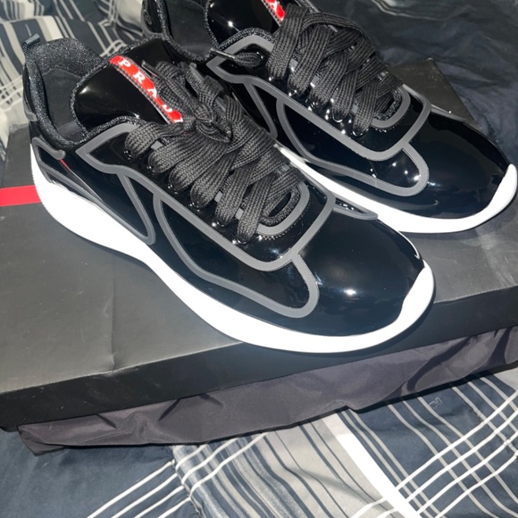 Prada - Picture 5 of 5